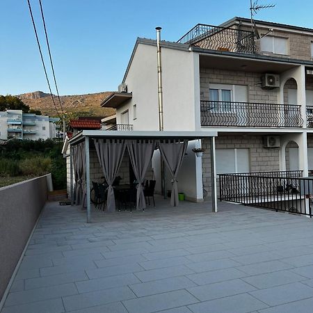פודסטראנה Apartmani Mila מראה חיצוני תמונה