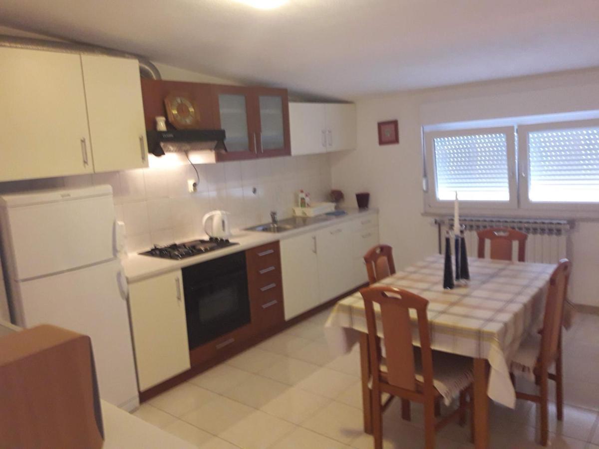 פודסטראנה Apartmani Mila מראה חיצוני תמונה