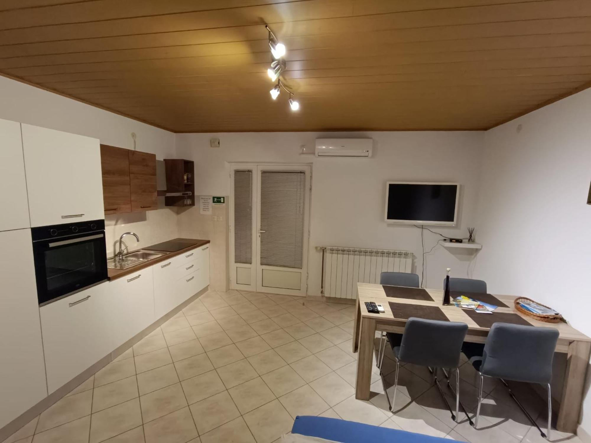 פודסטראנה Apartmani Mila מראה חיצוני תמונה