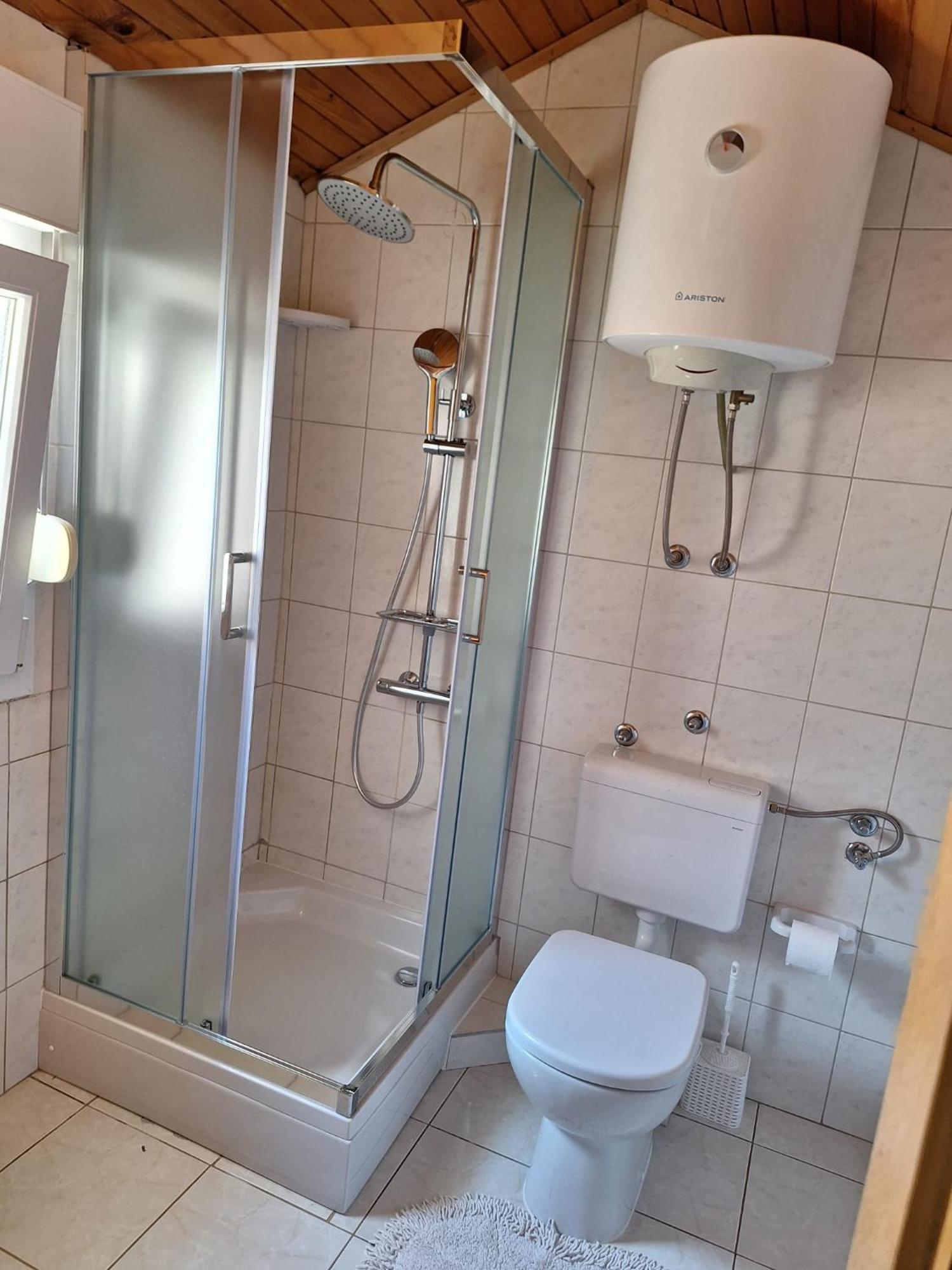 פודסטראנה Apartmani Mila מראה חיצוני תמונה