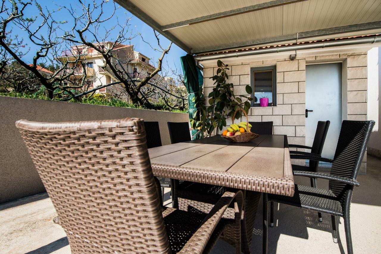 פודסטראנה Apartmani Mila מראה חיצוני תמונה